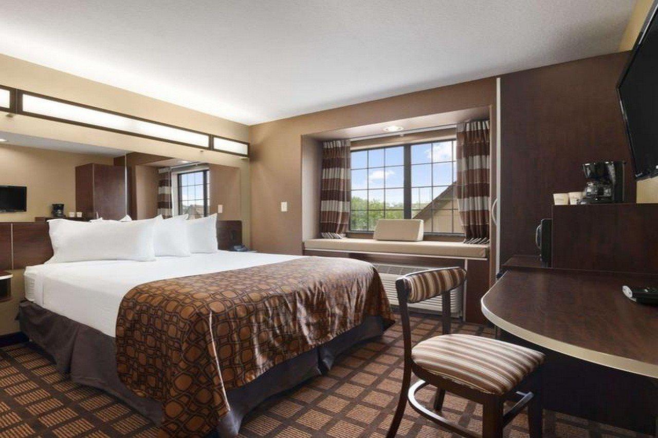 Garner Hotel Gonzales By Ihg Екстериор снимка
