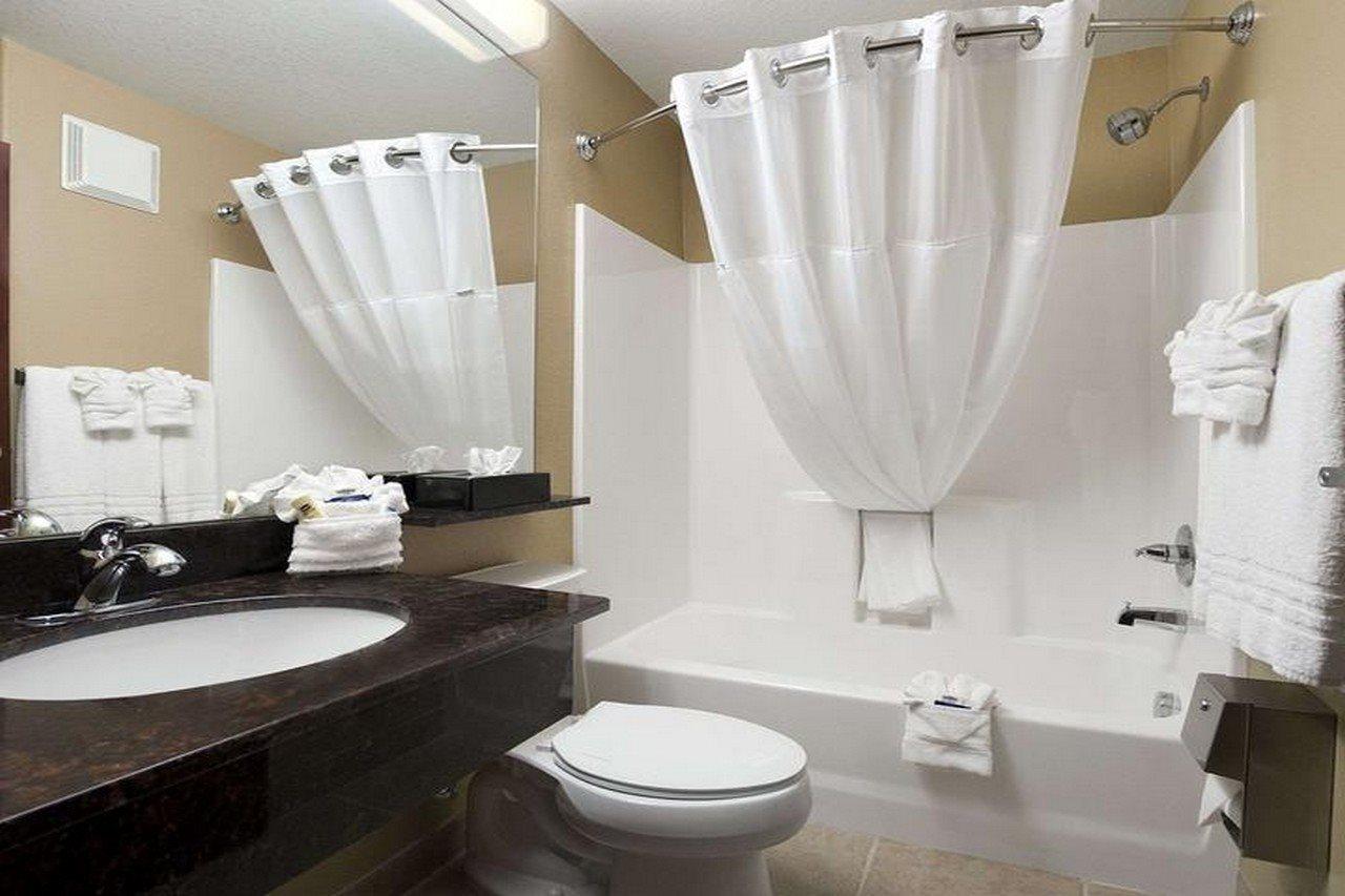 Garner Hotel Gonzales By Ihg Екстериор снимка