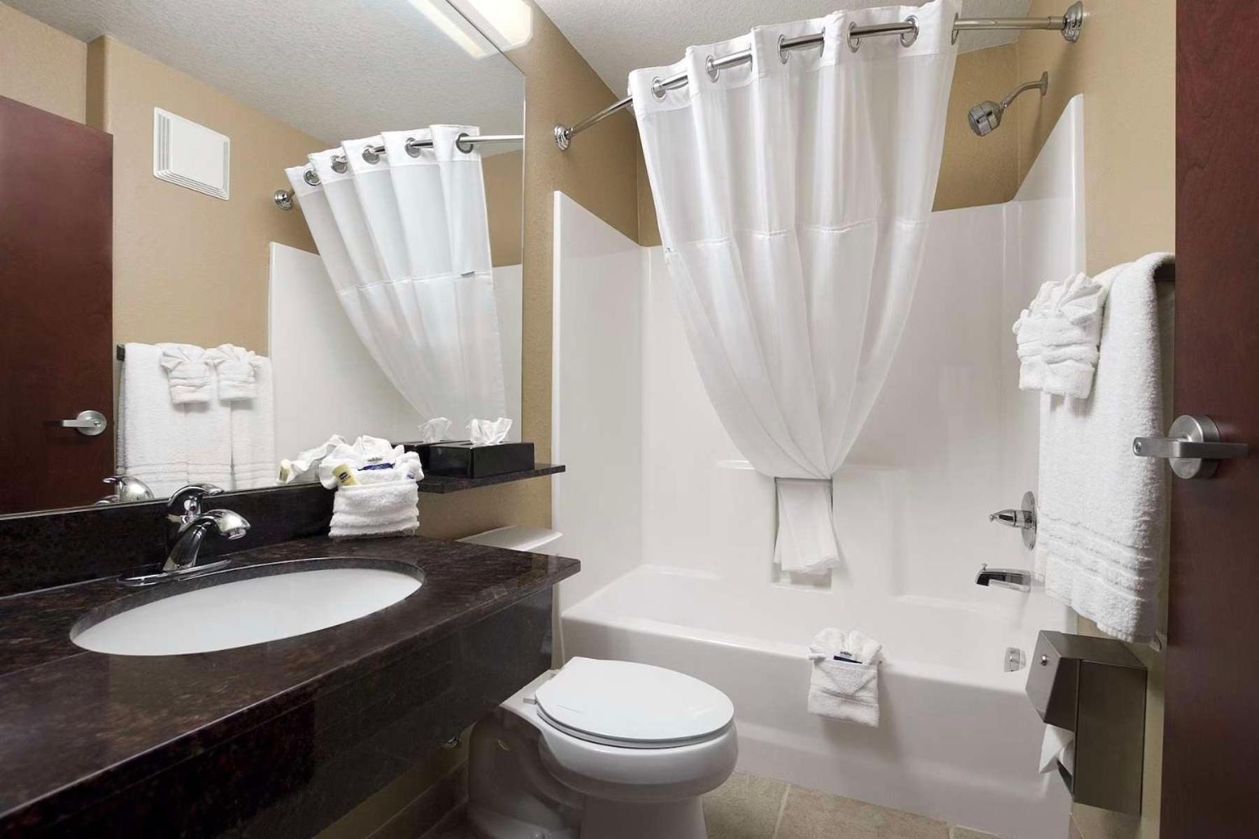Garner Hotel Gonzales By Ihg Екстериор снимка