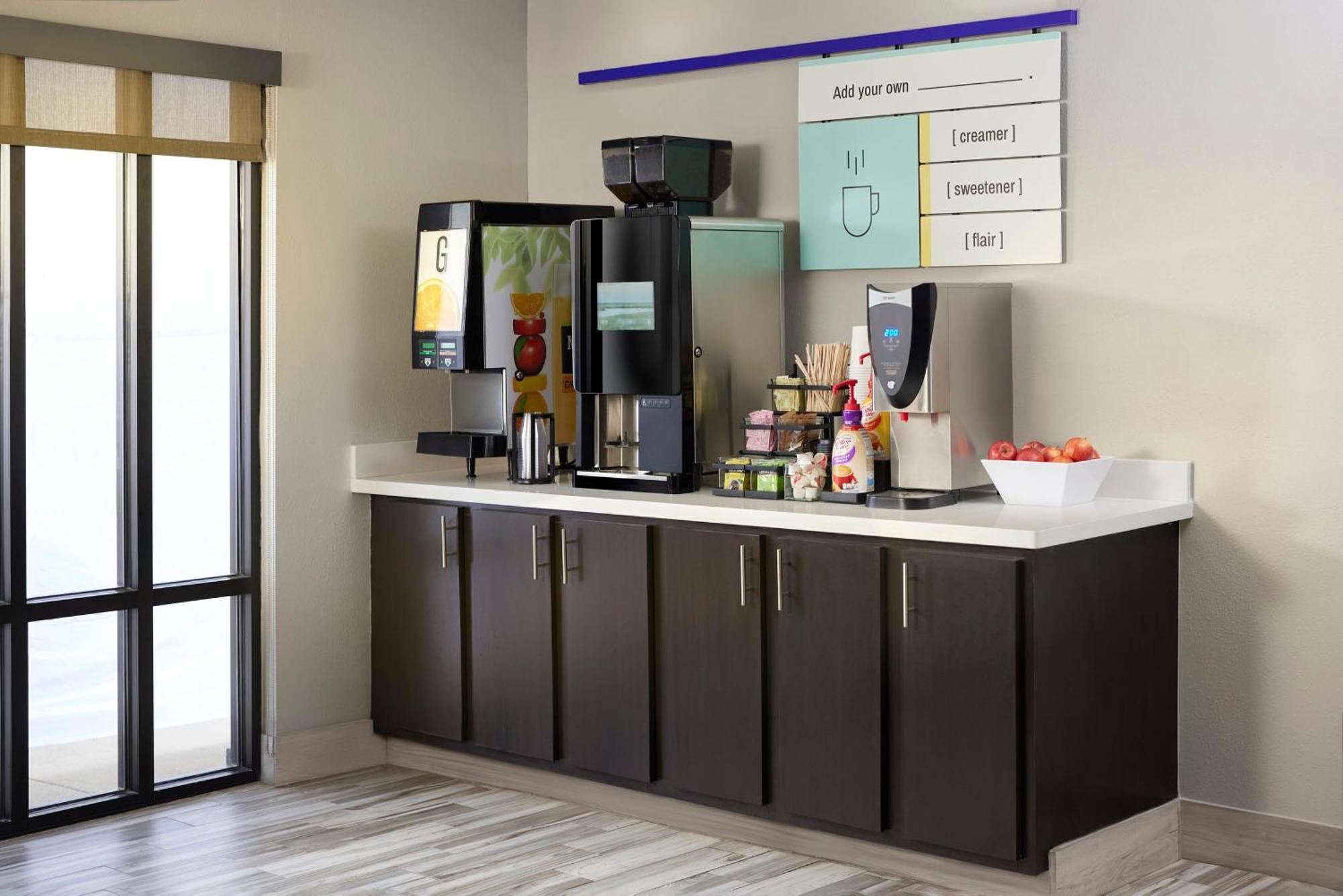 Garner Hotel Gonzales By Ihg Екстериор снимка