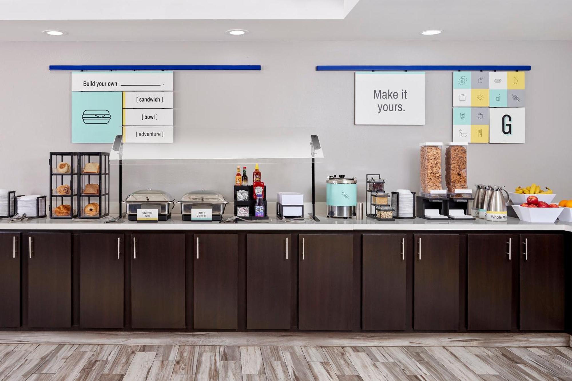 Garner Hotel Gonzales By Ihg Екстериор снимка