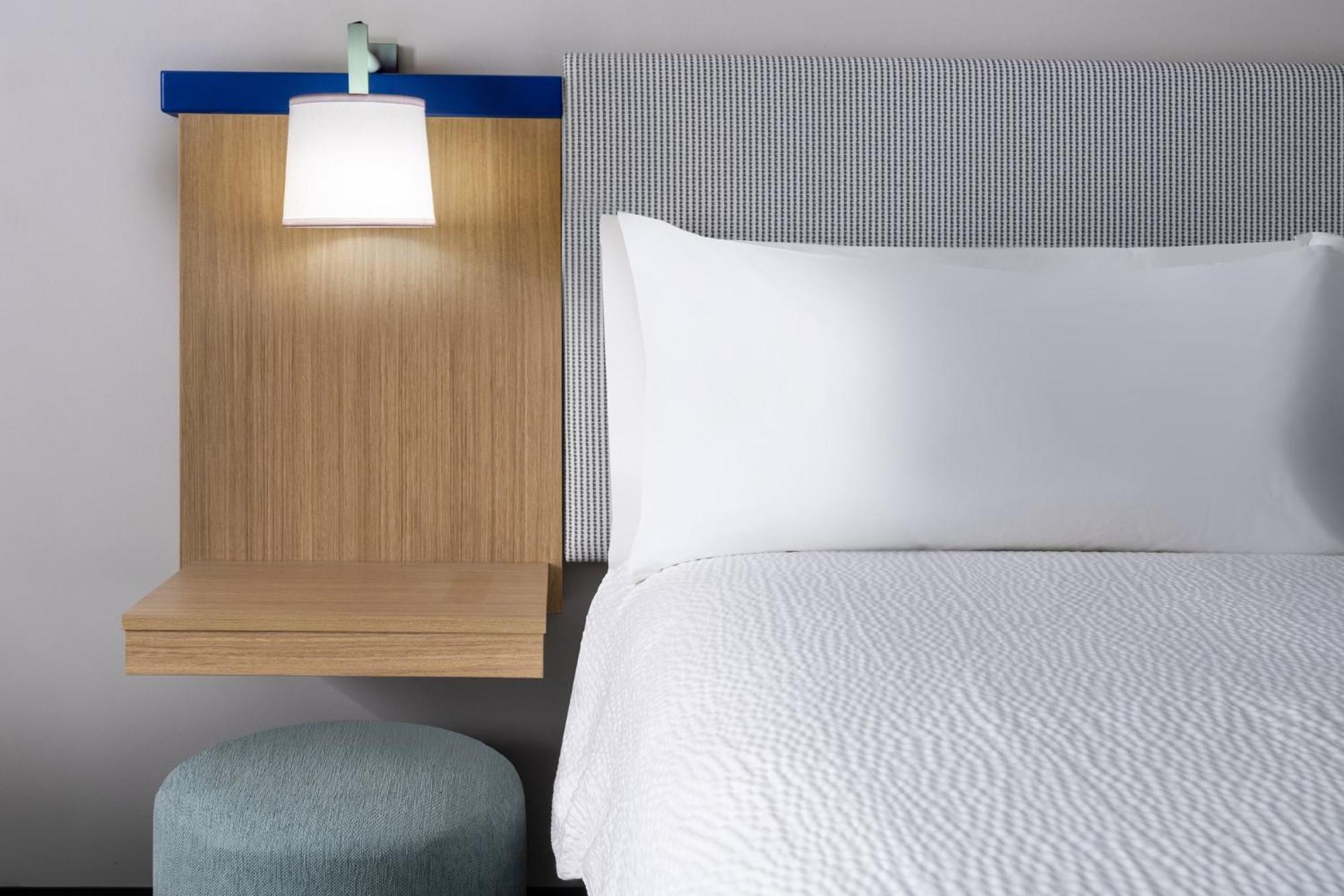 Garner Hotel Gonzales By Ihg Екстериор снимка