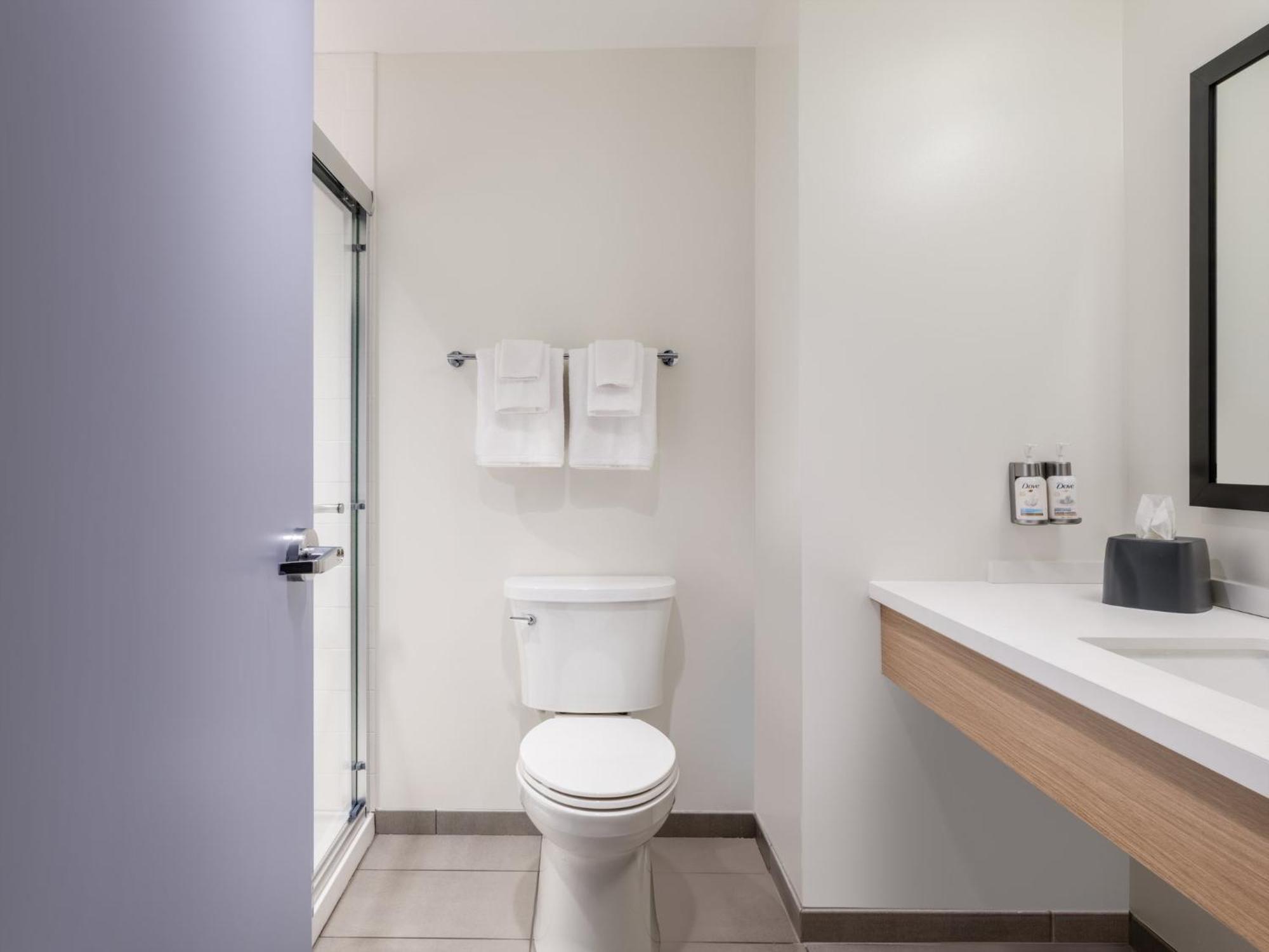 Garner Hotel Gonzales By Ihg Екстериор снимка