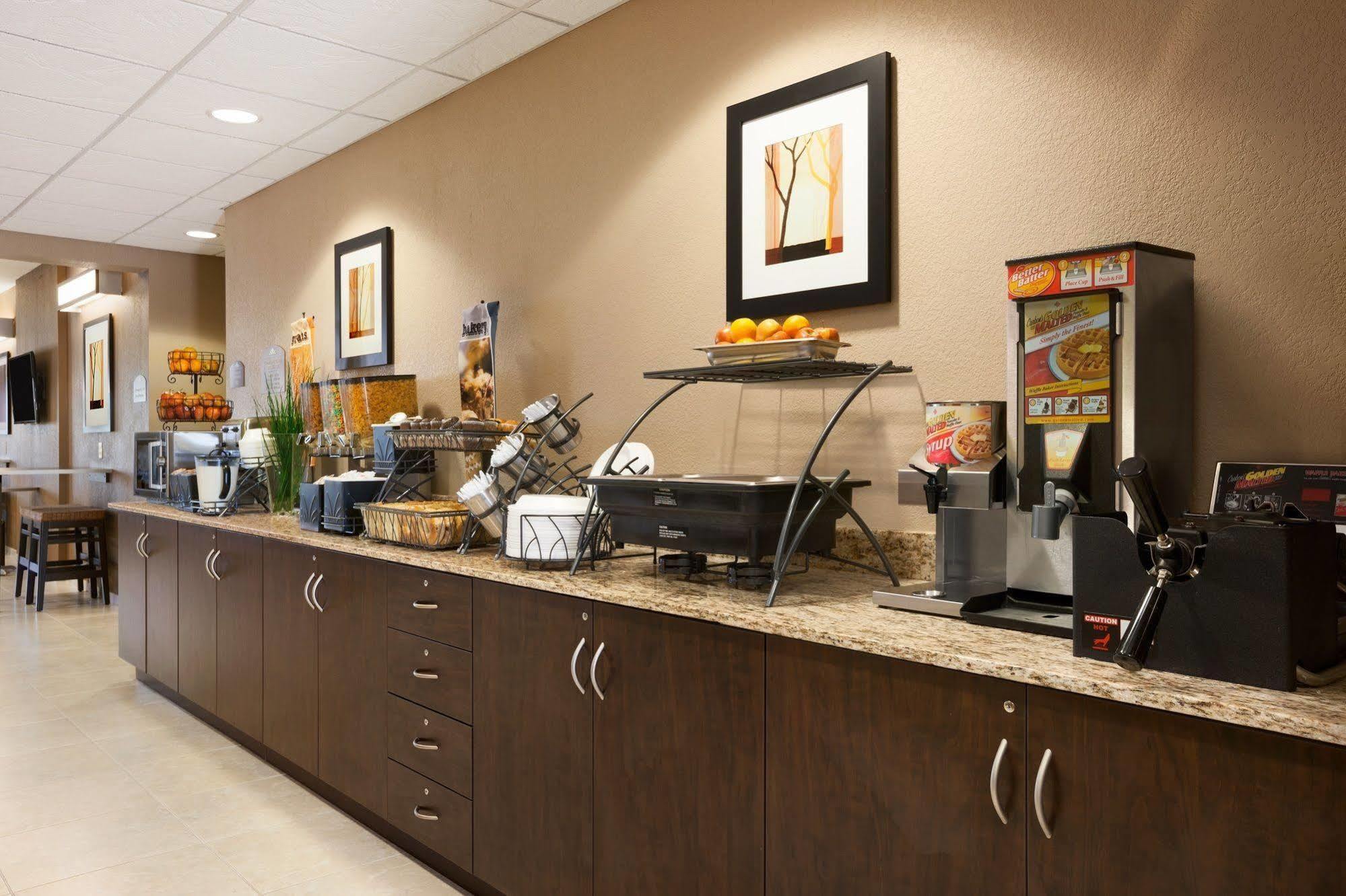Garner Hotel Gonzales By Ihg Екстериор снимка